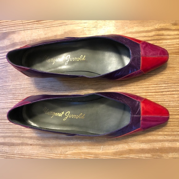 Margaret Jerrold ladies leather low block heeled pump. Size 6M. - Picture 3 of 9